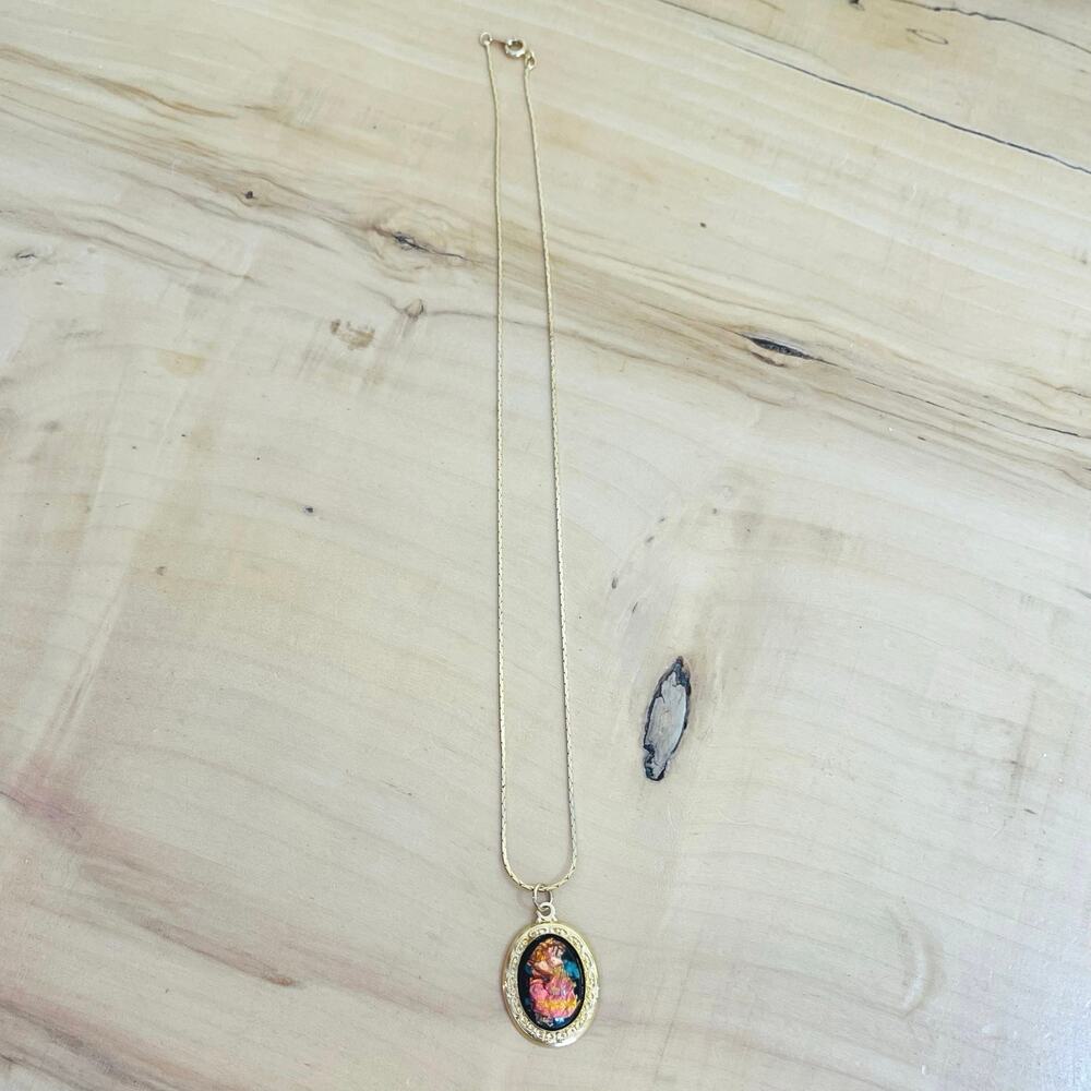 Necklace Pendant Vtg Foil Art Domed Rainbow Flake Victorian Style Ornate - Picture 12 of 12